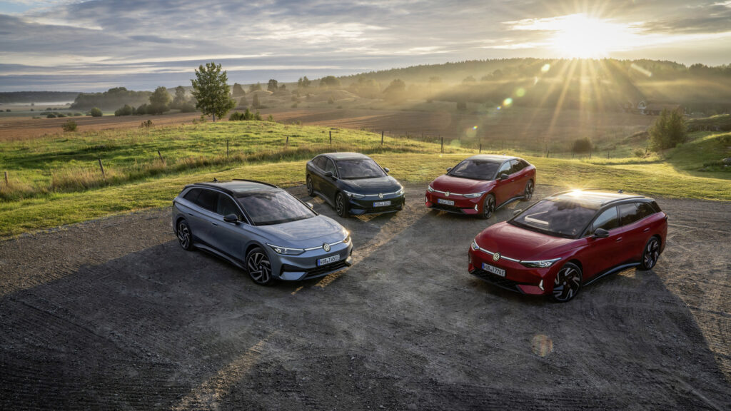 Ansicht vom VW ID. 7 Tourer Pro S, ID.7 Pro S, ID.7 nebeneinander