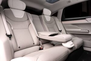 Rücksitze mit Armlehne im Volvo ES90