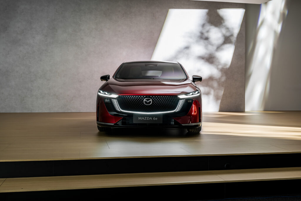Frontansicht vom Mazda 6e
