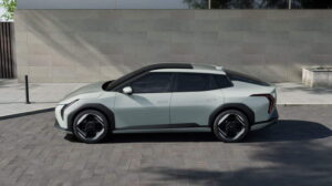 Seitenansicht der Kia EV4 Limousine