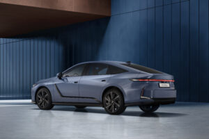Fahrerseite vom Lexus ES 500e