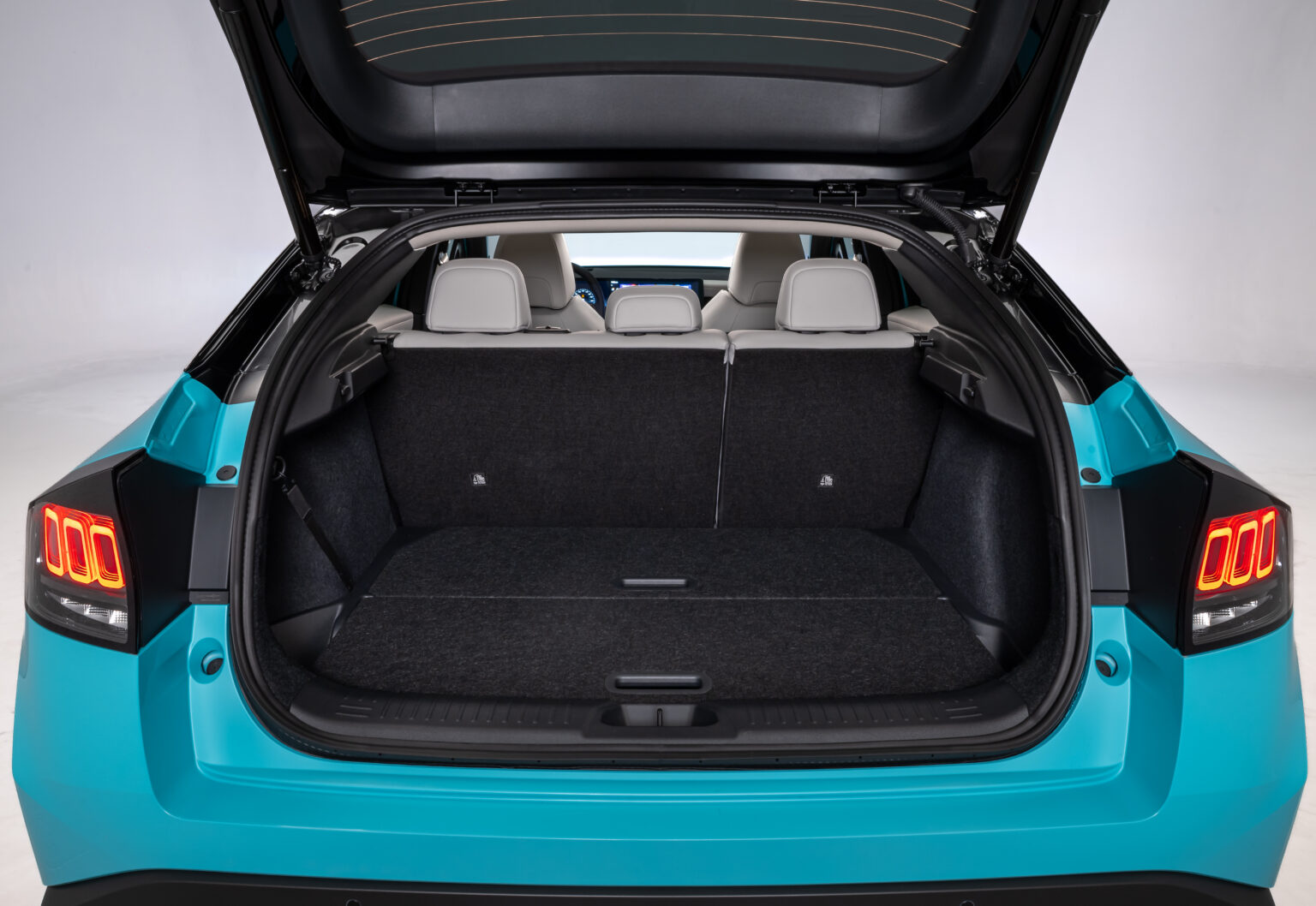Geöffneter Kofferraum beim Nissan Leaf (2025)