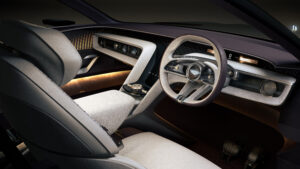 Cockpit-Fahrerseite vom Bentley EXP 15