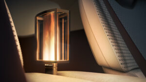 Lampe auf der Mittelkonsole im Bentley EXP 15