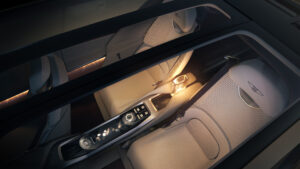 Draufsicht auf die Sitze im Innenraum des Bentley EXP 15