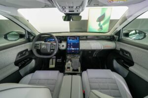 Cockpit vom Citroën ë-C5 Aircross