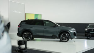 Seitenansicht vom Citroën ë-C5 Aircross