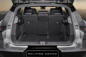 Kofferraum mit aufgestellten Rücksitzen im Mitsubishi Eclipse Cross