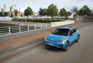 Der Nissan Micra von vorne links
