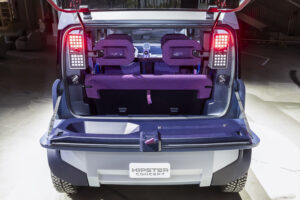 Kofferraum mit aufgestellten Sitzen im Dacia Hipster Concept