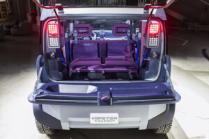 Kofferraum mit umgeklappten Sitzen beim Dacia Hipster Concept