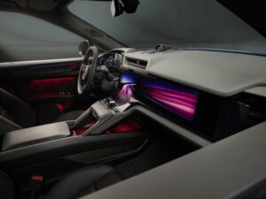 Cockpit vom Porsche Cayenne Electric