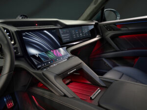 Flow Display im Cockpit des Porsche Cayenne Electric
