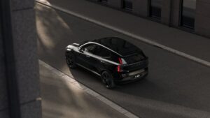 Fahrerseite vom Volvo EX30 Black Edition