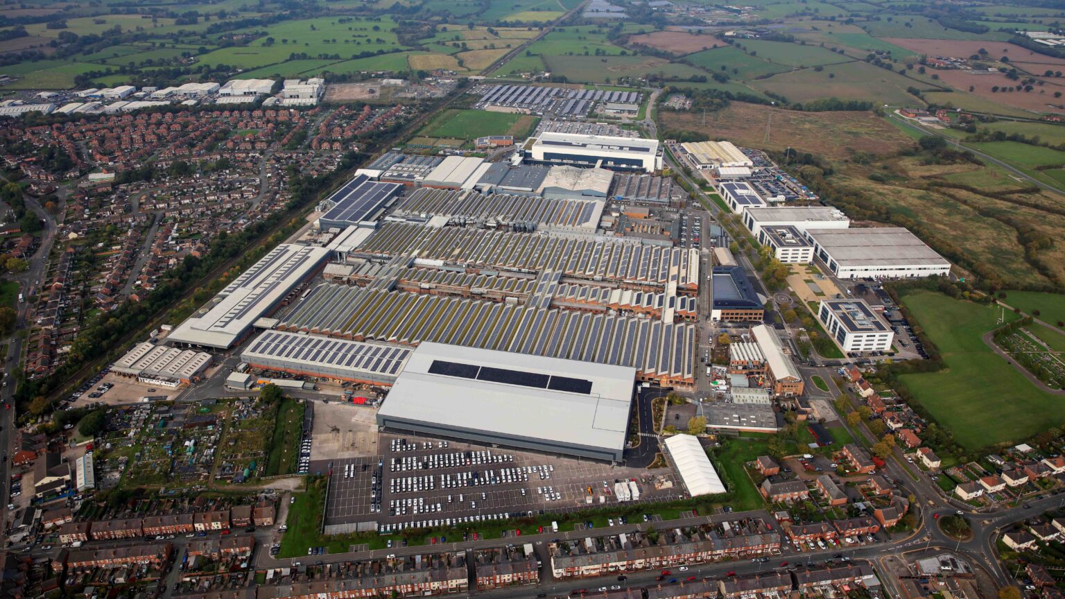 Luftaufnahme vom Bentley Werk Crewe, England