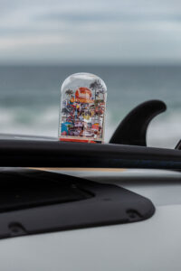 Glaskugel als Accessoire beim Citroën Ami Buggy Rip Curl Vision