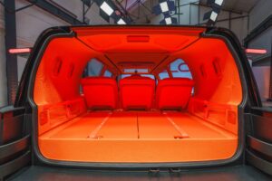 Ansicht vom Kofferraum bei aufgestellten Sitzen im Citroën ELO