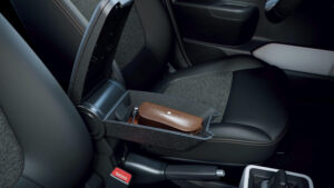 Staufach unter der Armlehne im Dacia Spring Electric (2026)