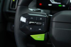 Details am Lenkrad beim.Kia EV5 GT (2026)