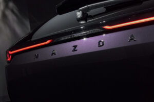 Heck mit Schriftzug beim Mazda CX-6e