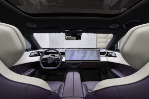 Ansicht vom Cockpit im Mazda CX-6e