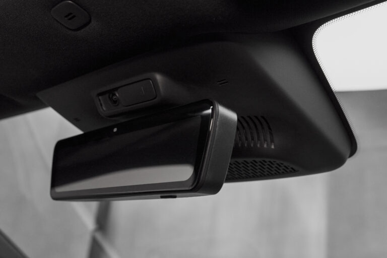 Kamerabasierter Innenspiegel beim Mazda CX-6e