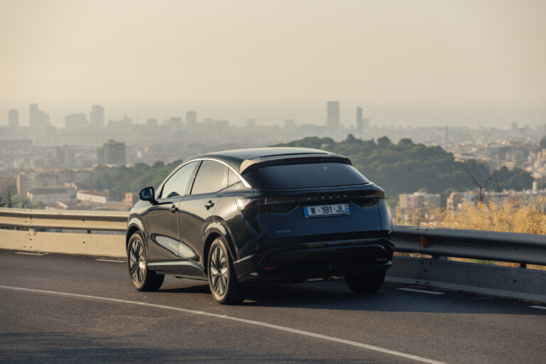 Heck vom Nissan Ariya Konzept mit Solarpaneelen von Lightyear