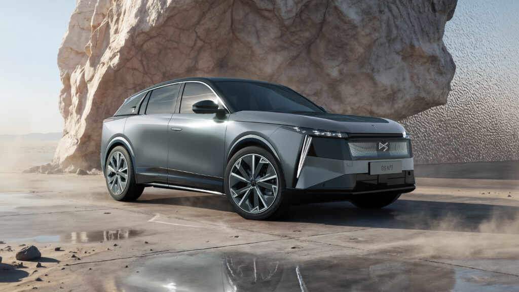 Der DS N°7 von vorne rechts