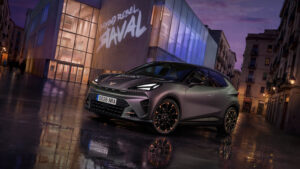 Fahrerseite vom Cupra Raval