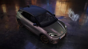 Draufsicht von vorne auf den Cupra Raval