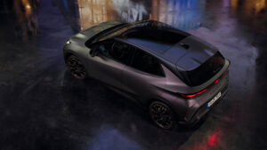 Draufsicht von hinten auf den Cupra Raval