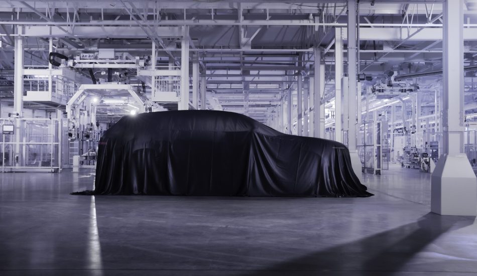 Seitenansicht vom verhüllten Bentley Luxury Urban SUV