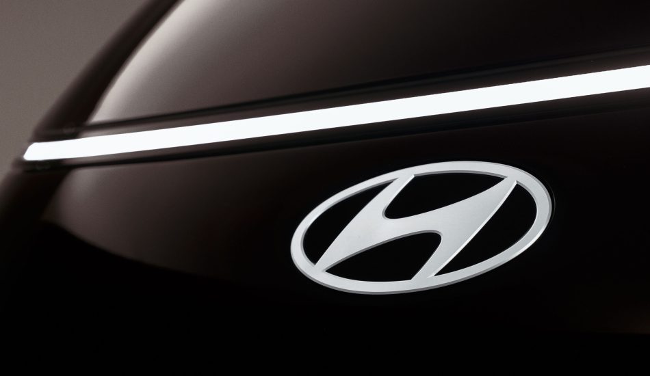 Teaserbild von Hyundai mit Ansicht des Markenlogos