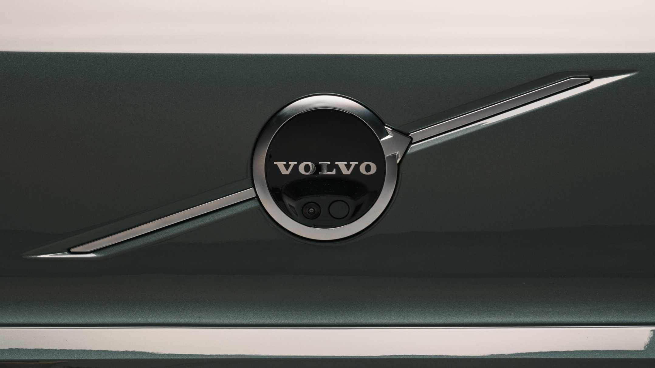Volvo-Logo an der Front des EX60